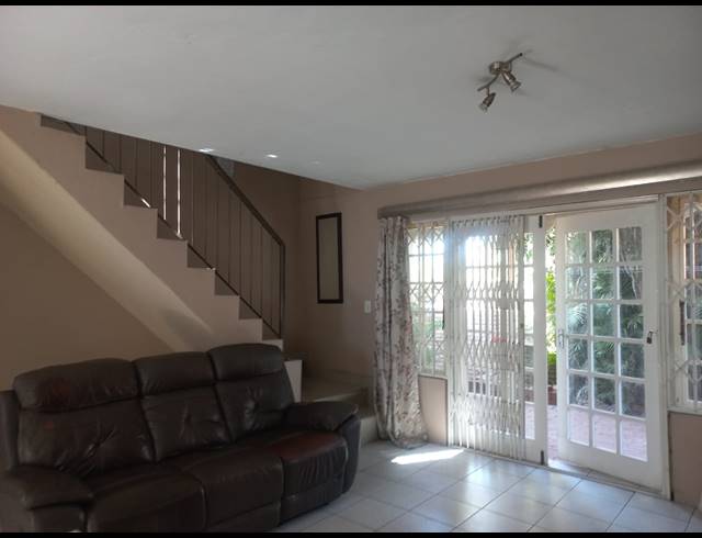 2 BEDROOM DUPLEX FOR SALE IN GLENWOOD